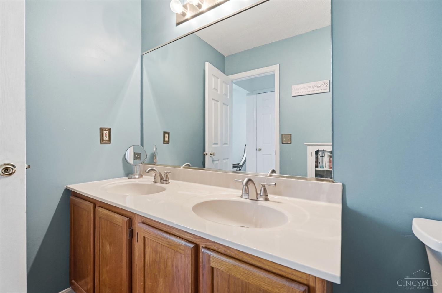 1536 Barrington Court