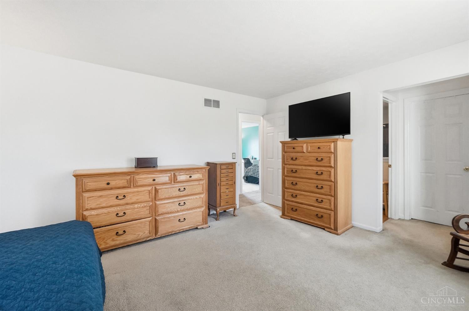 1536 Barrington Court