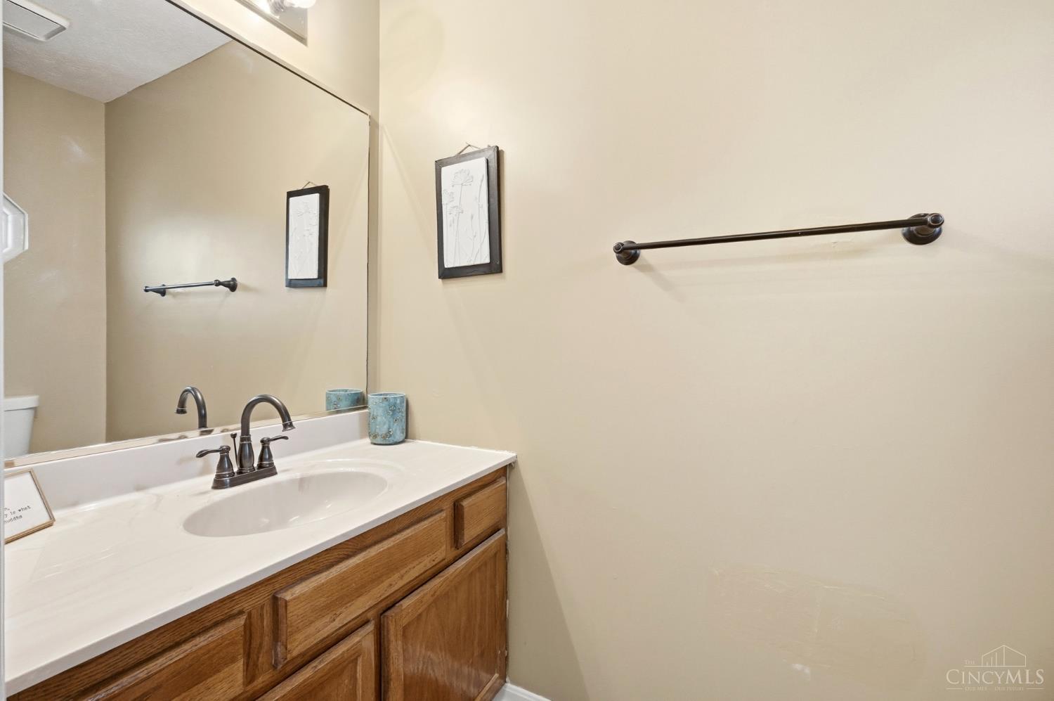 1536 Barrington Court