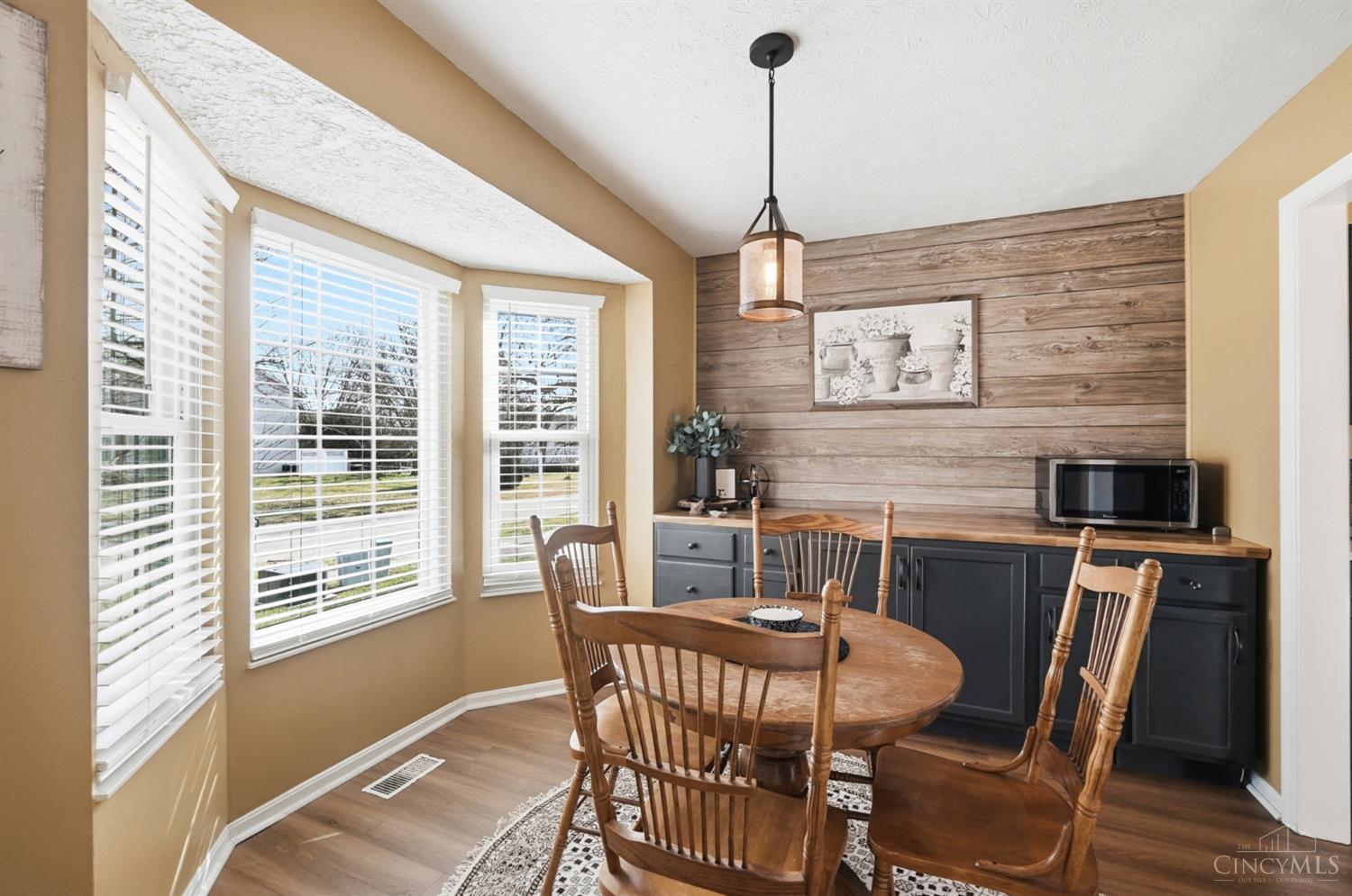 1536 Barrington Court