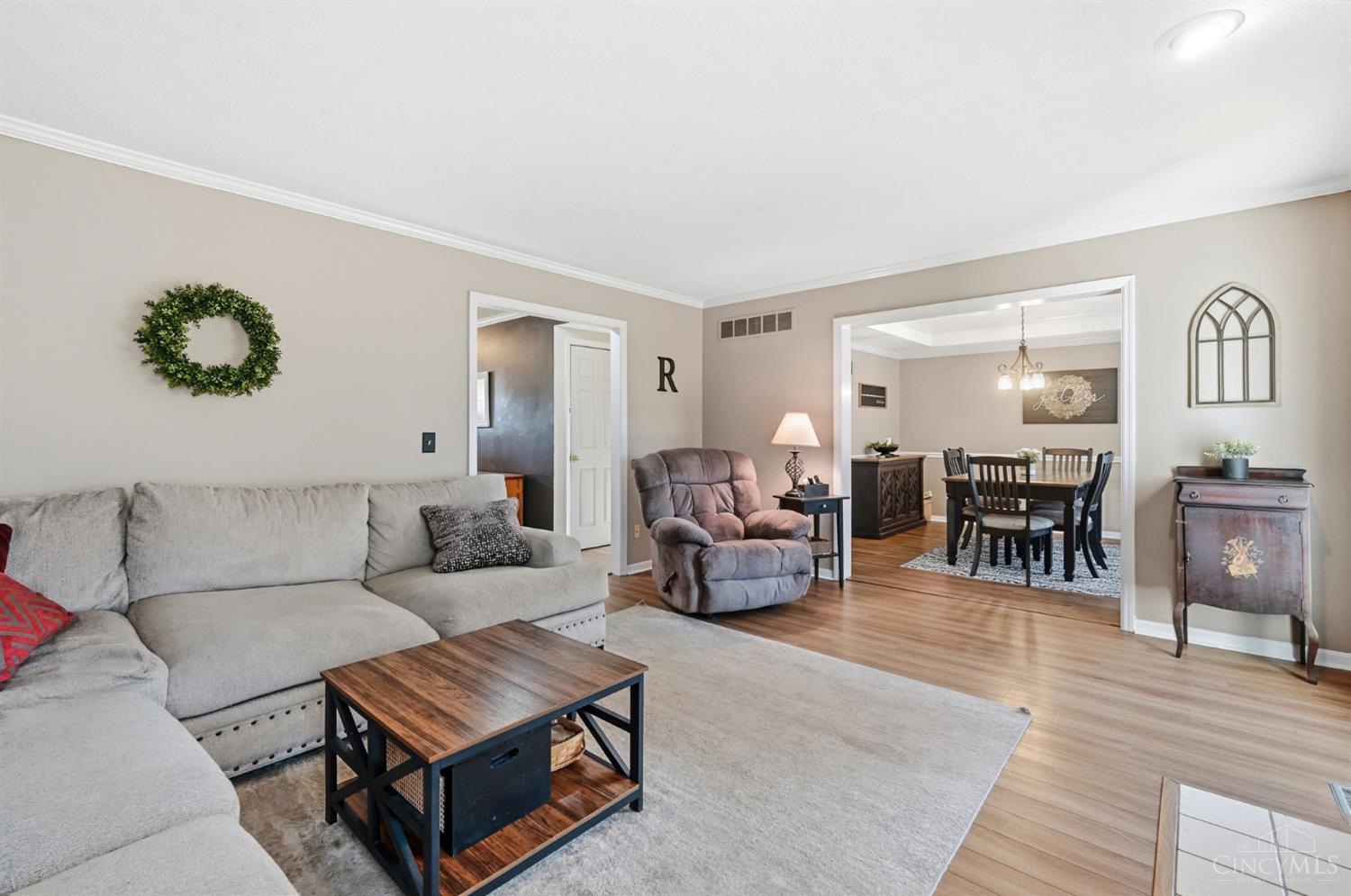 1536 Barrington Court