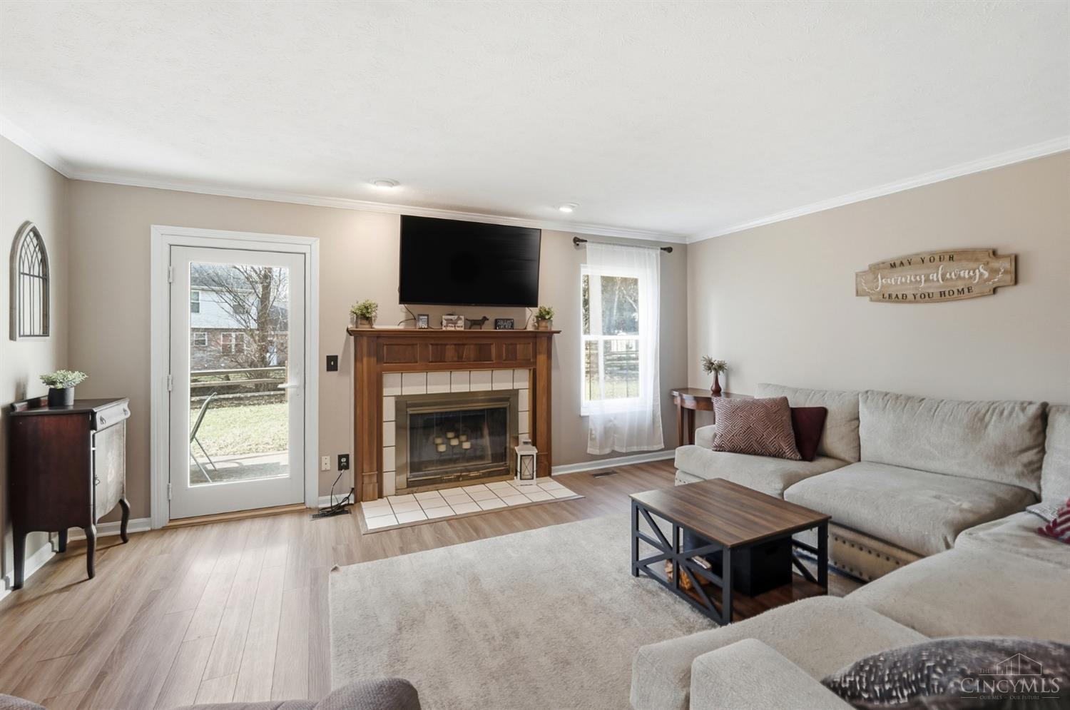 1536 Barrington Court