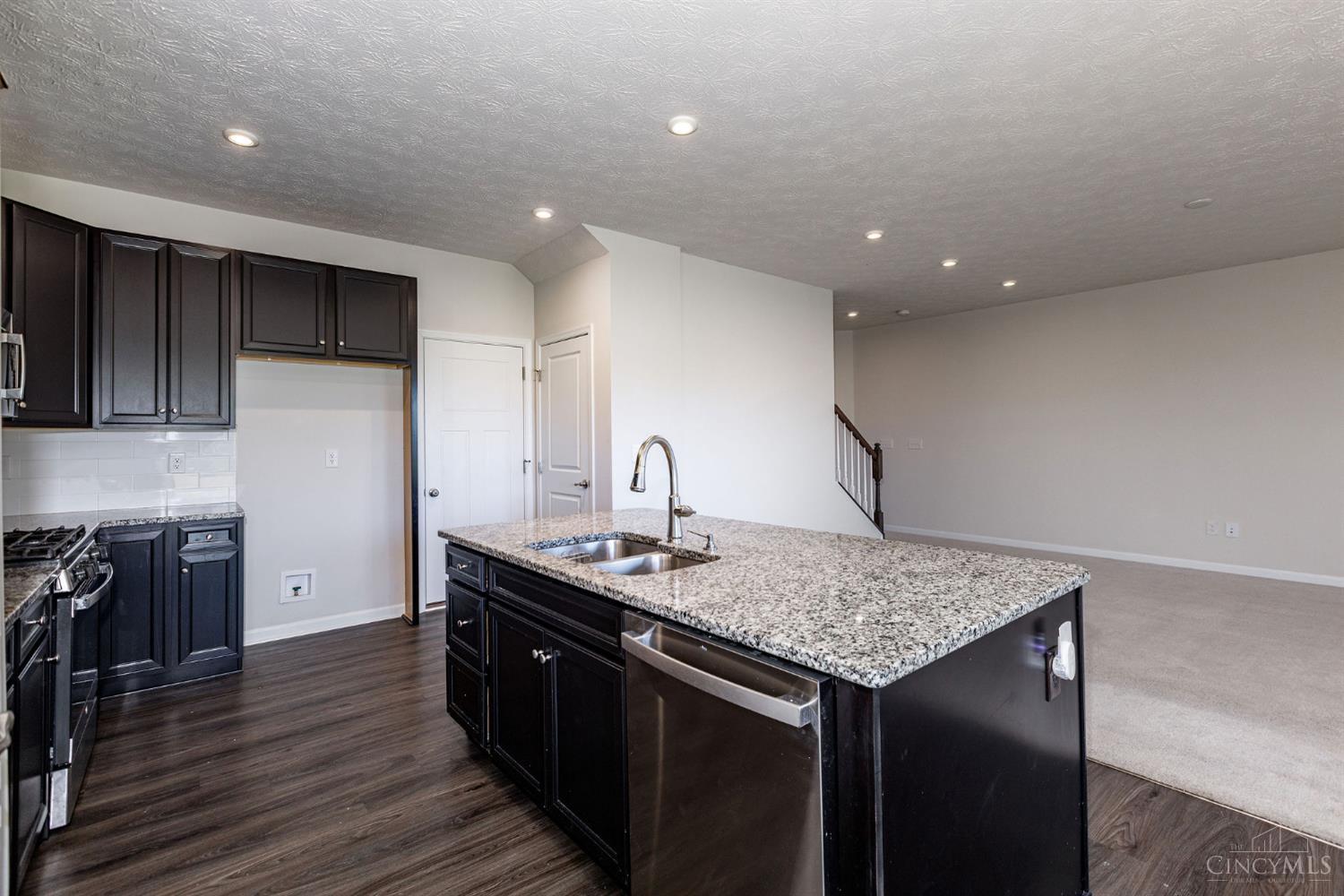 7108 Shady Brook Bend