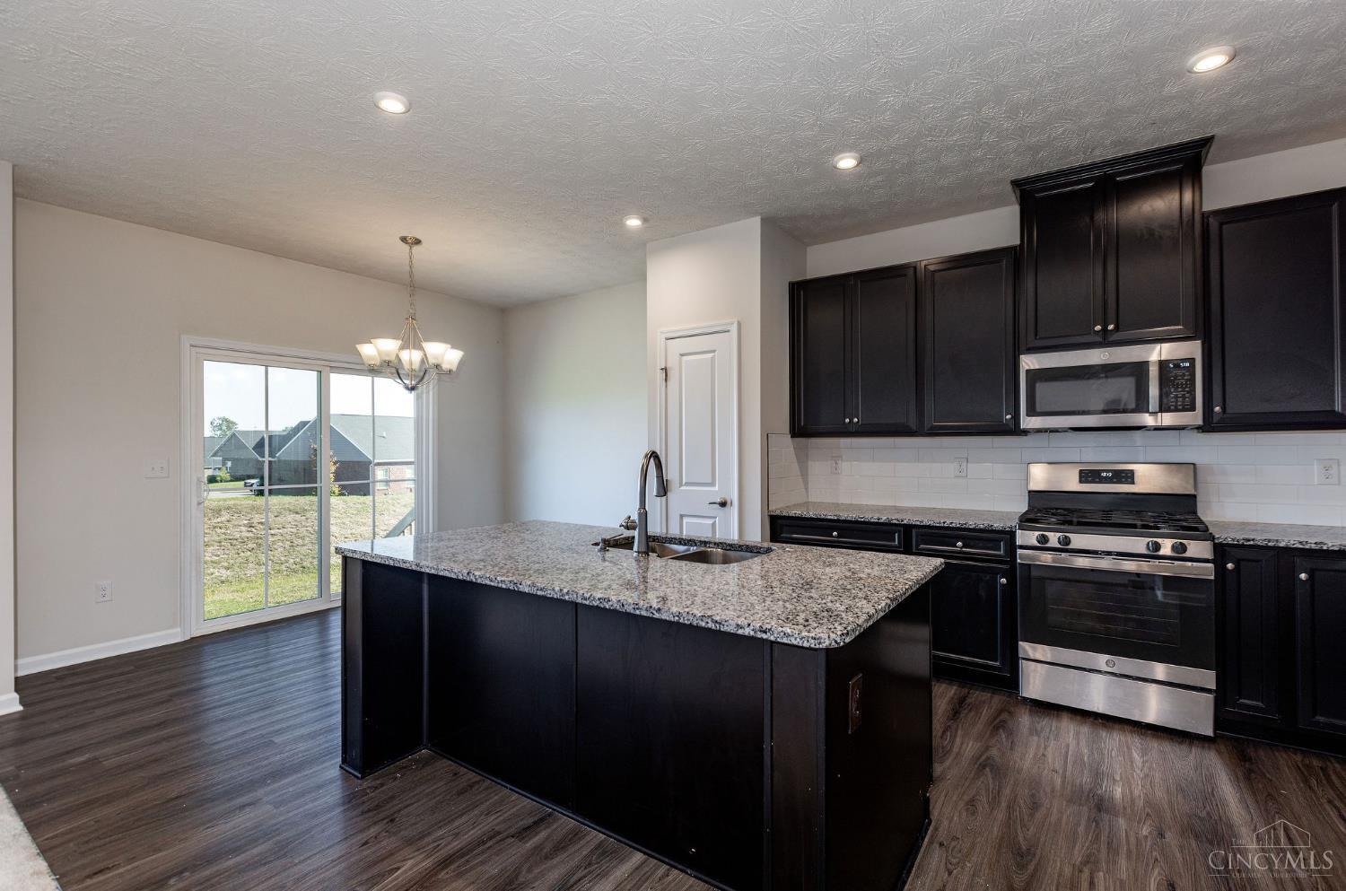 7108 Shady Brook Bend