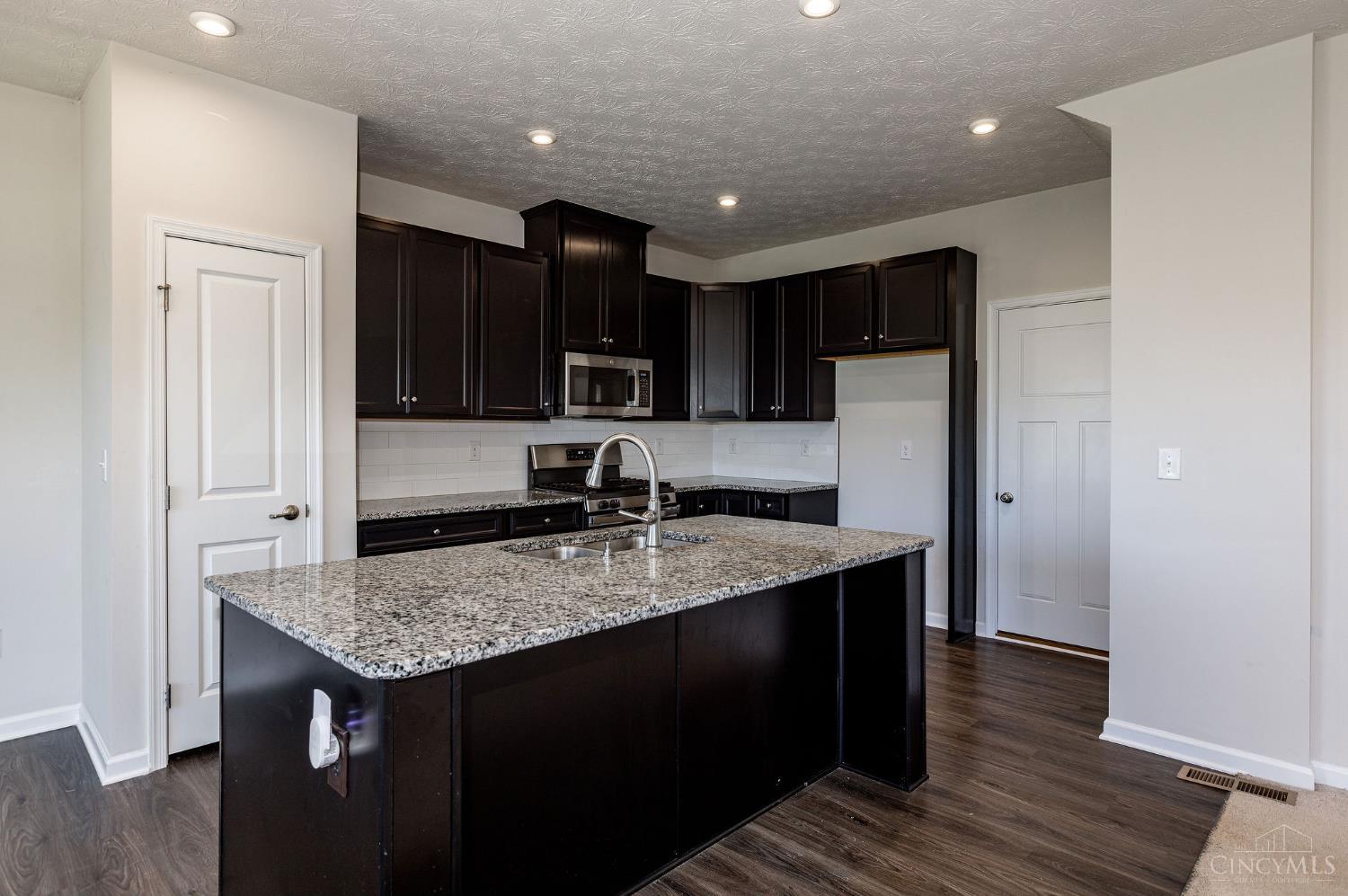 7108 Shady Brook Bend