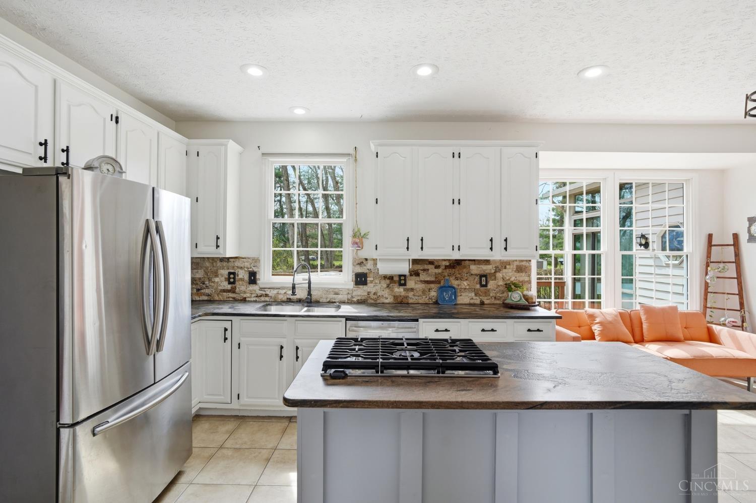 3291 Shadylake Drive