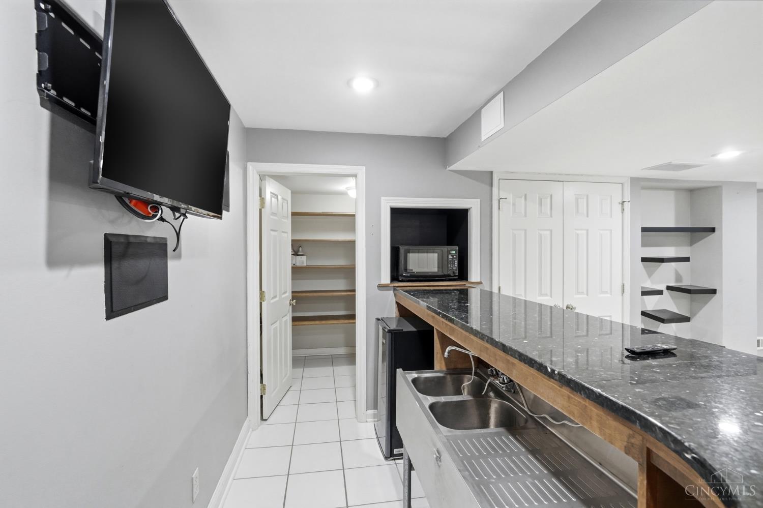 3291 Shadylake Drive