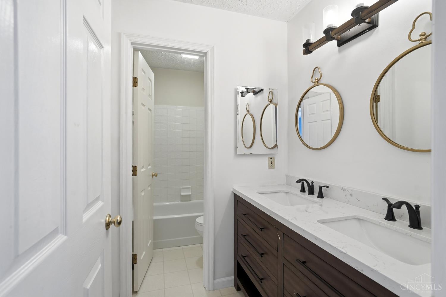 3291 Shadylake Drive