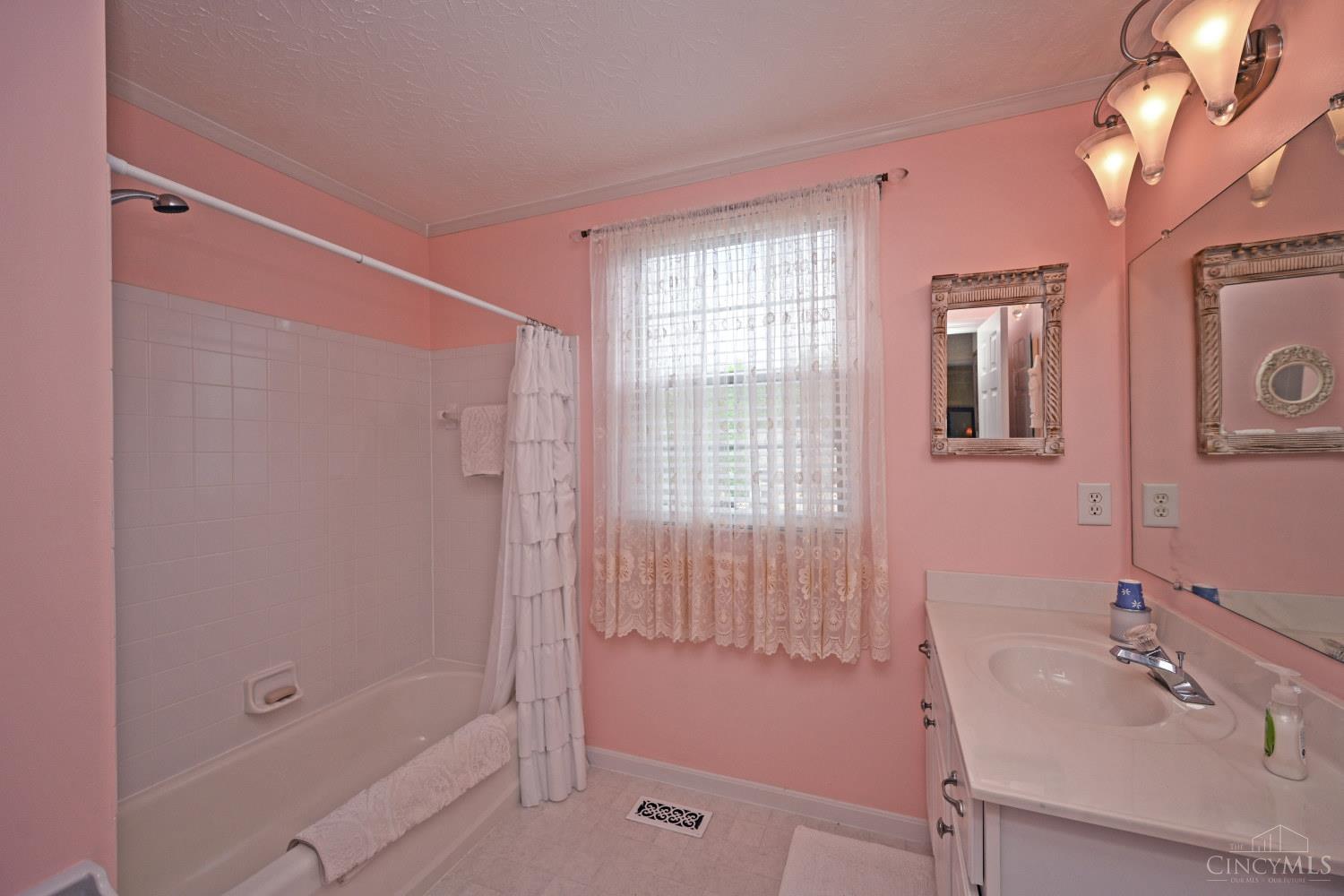 6085 Chamblee Drive