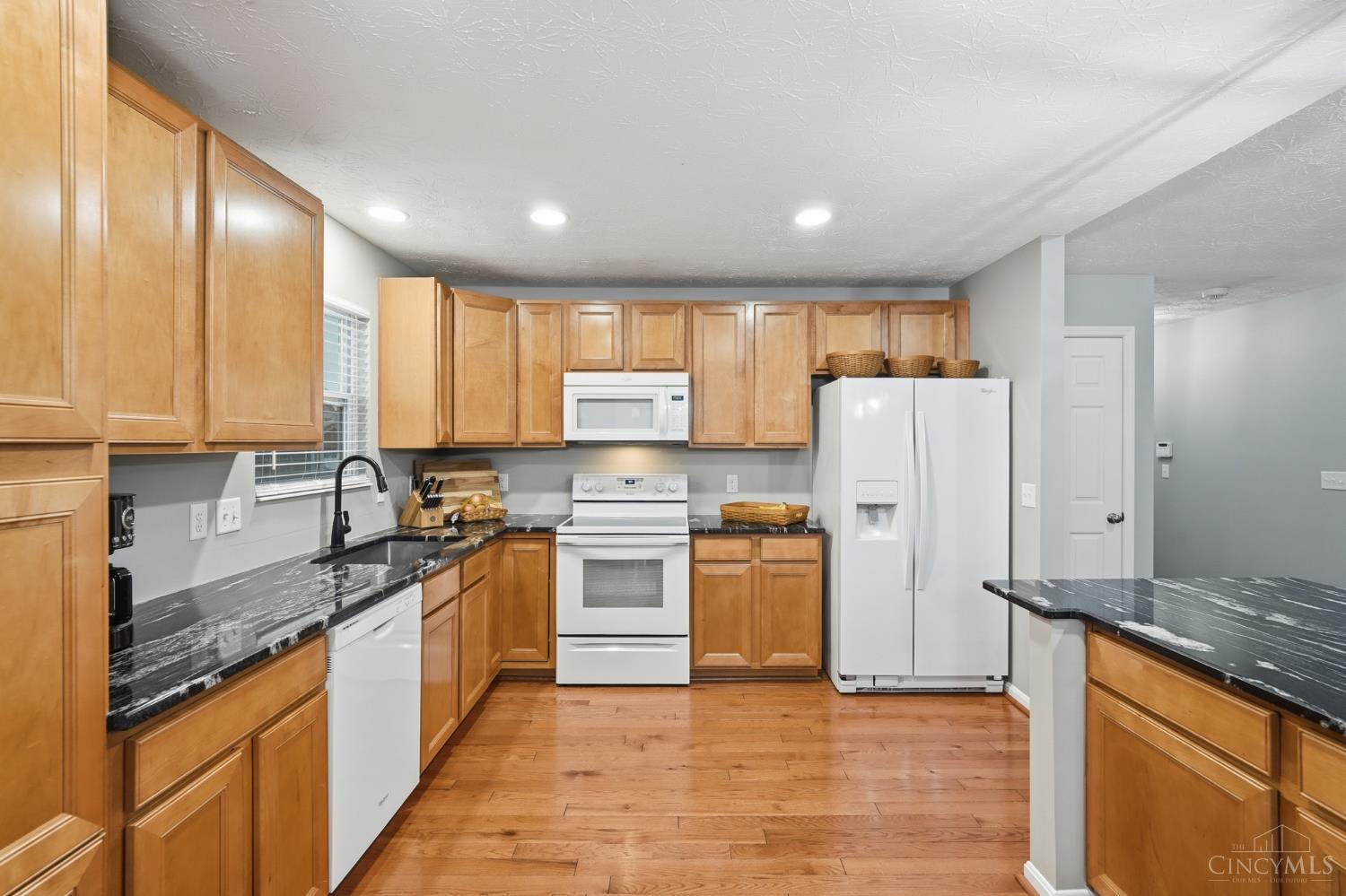 5752 Sunrise View Circle