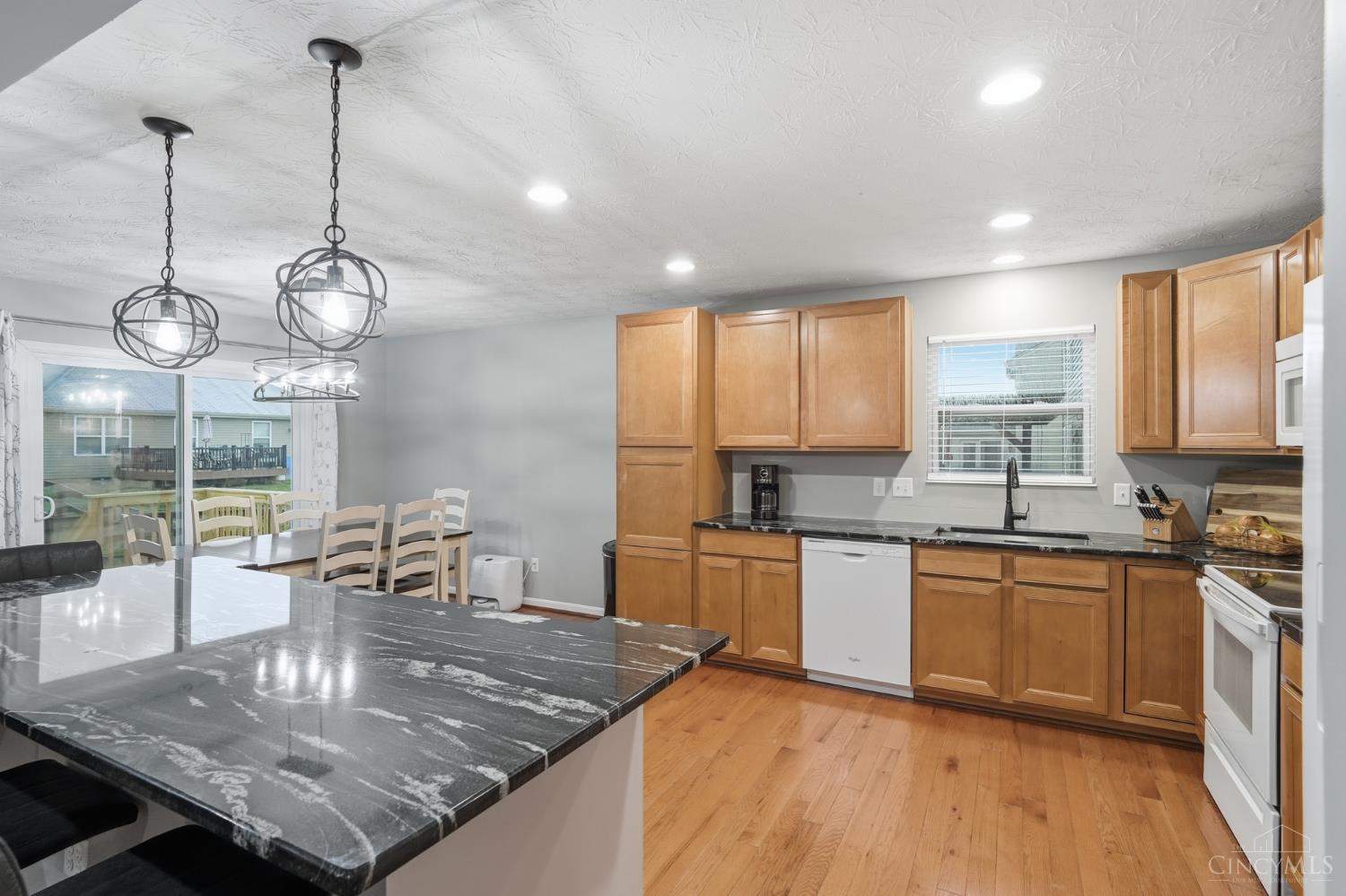 5752 Sunrise View Circle