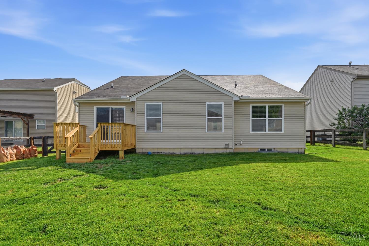 5752 Sunrise View Circle