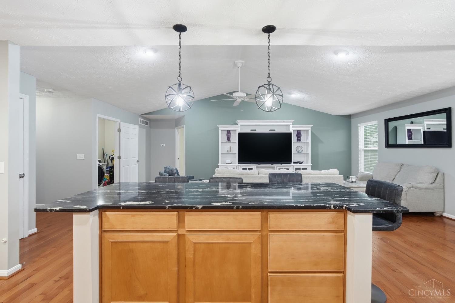 5752 Sunrise View Circle