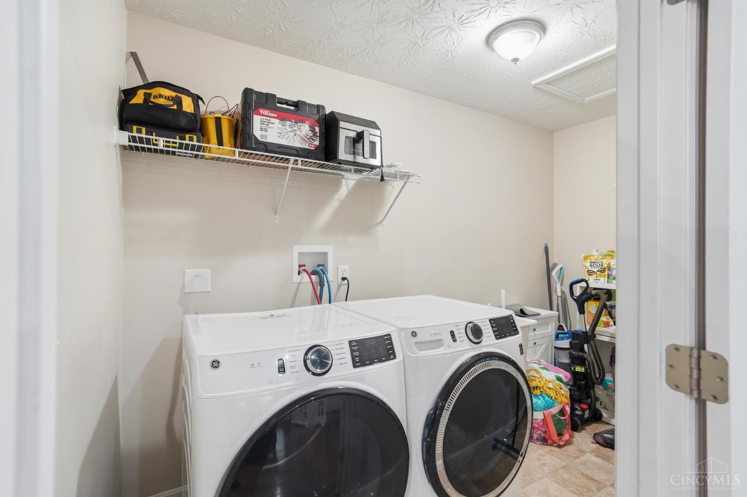 5752 Sunrise View Circle