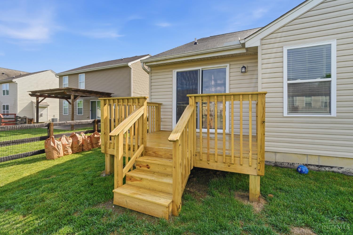 5752 Sunrise View Circle