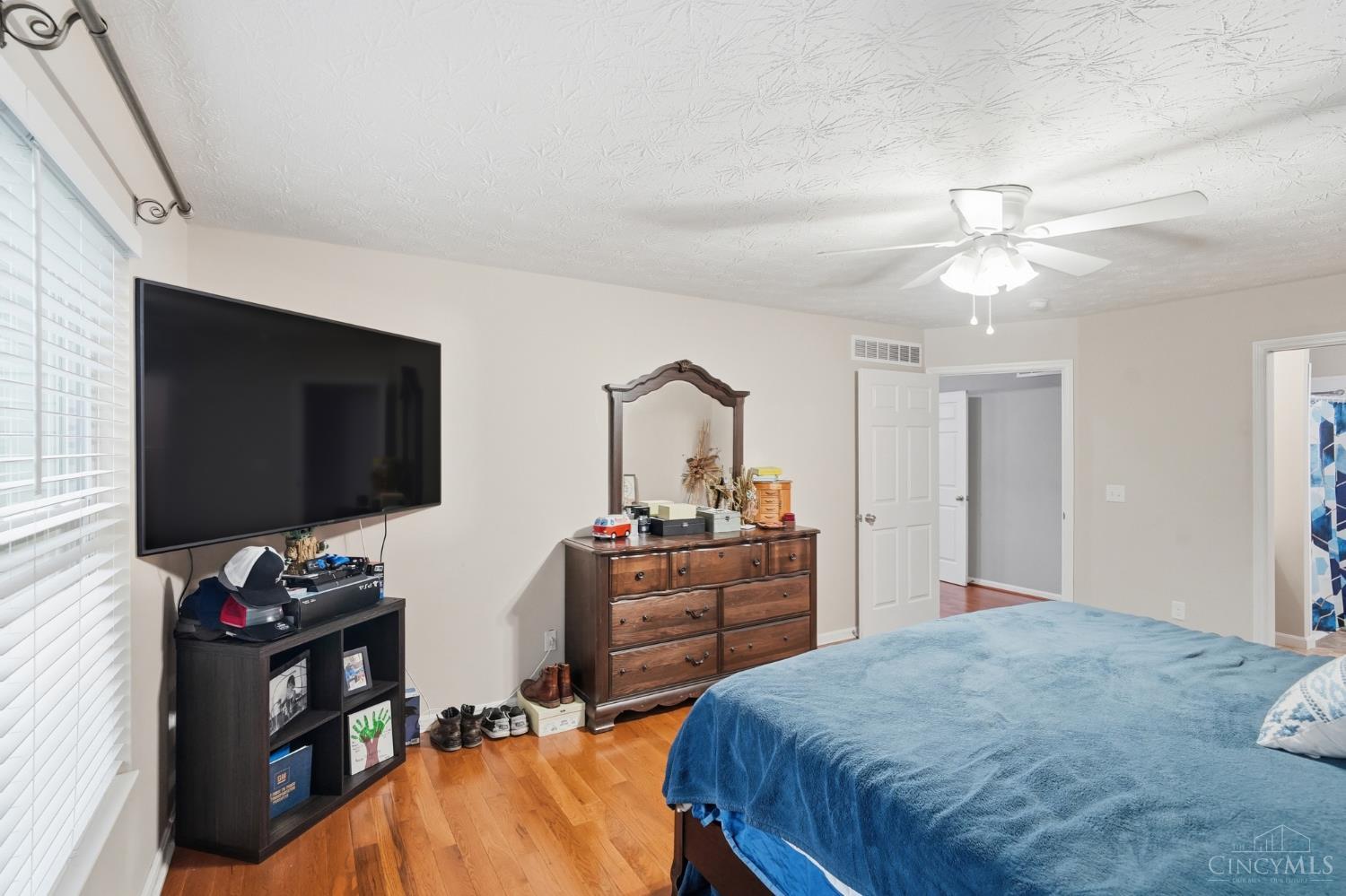 5752 Sunrise View Circle