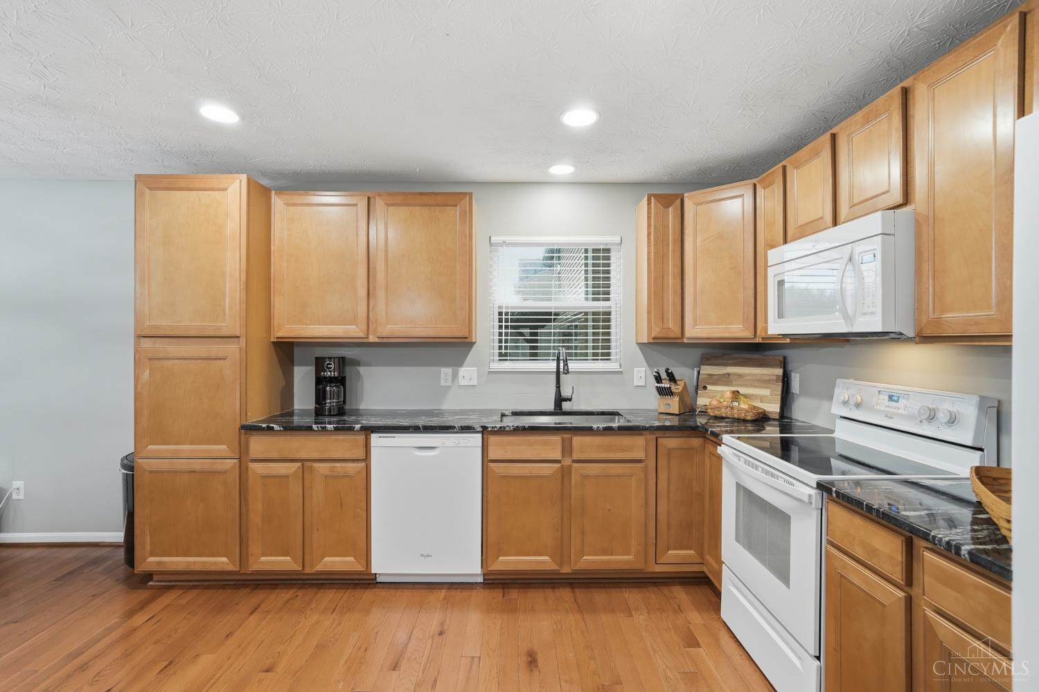 5752 Sunrise View Circle