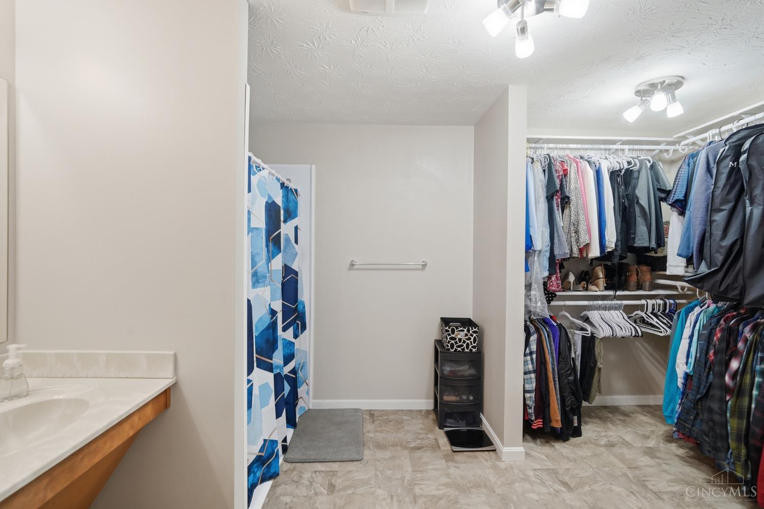 5752 Sunrise View Circle