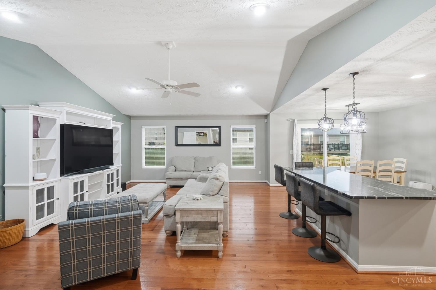 5752 Sunrise View Circle