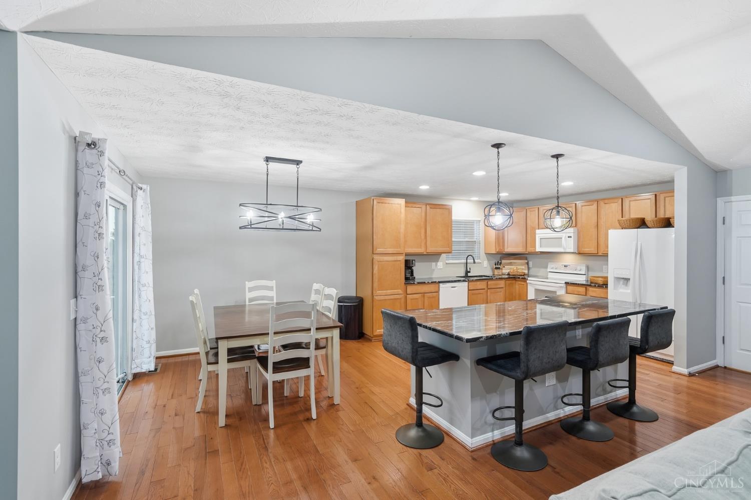 5752 Sunrise View Circle