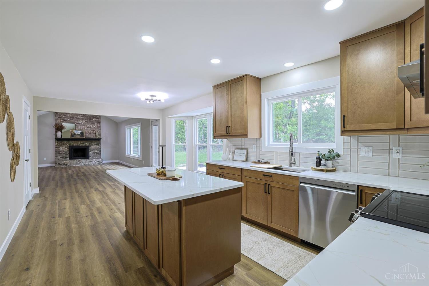 5475 Pine Vista Court