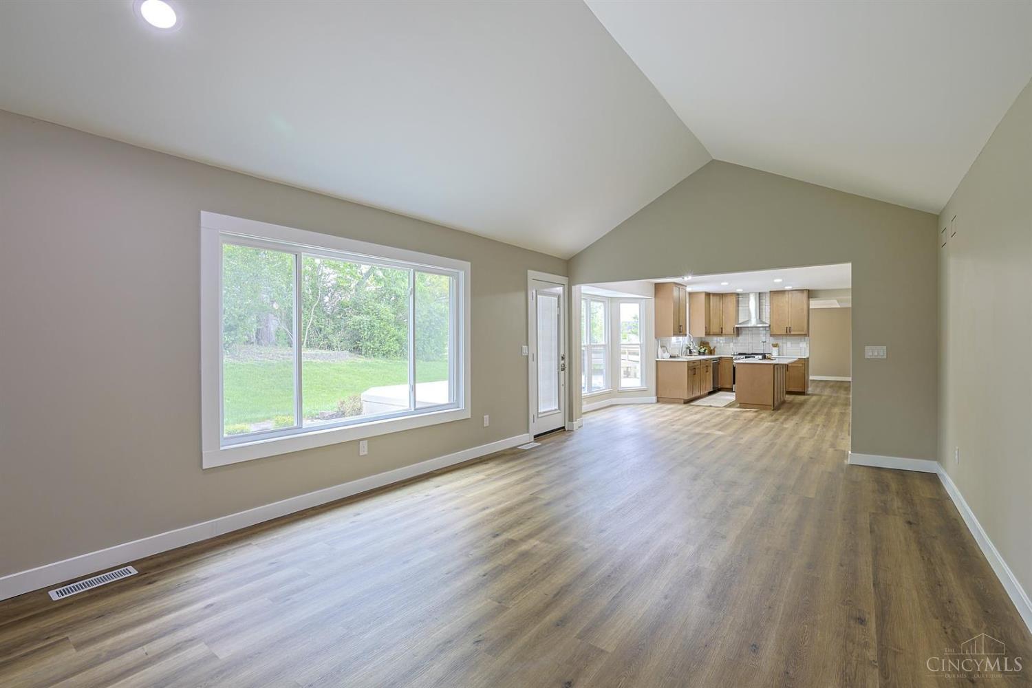5475 Pine Vista Court