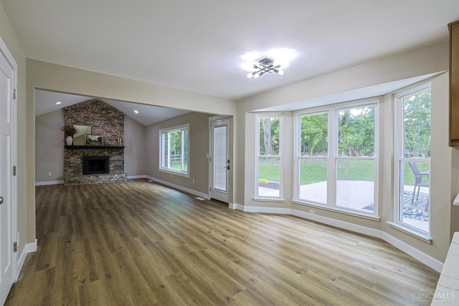 5475 Pine Vista Court