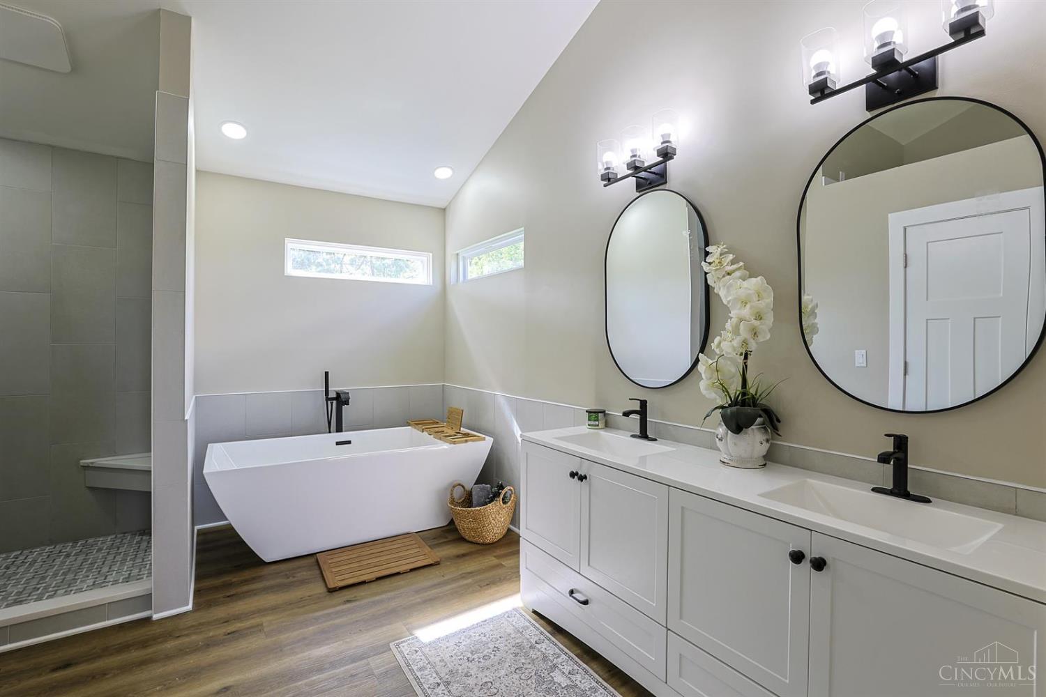 5475 Pine Vista Court