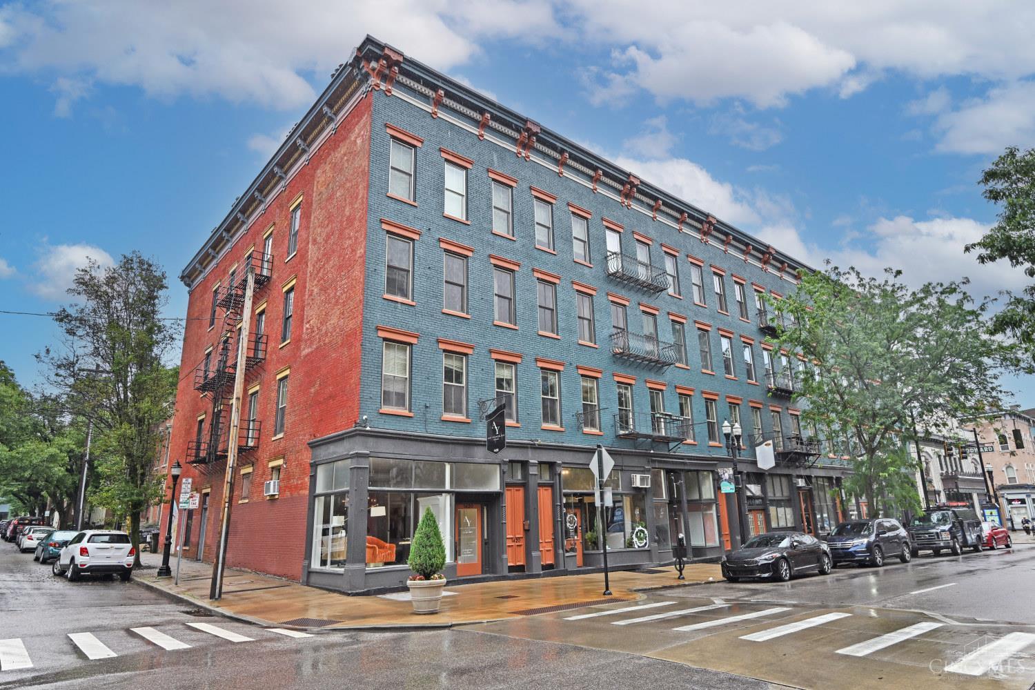 1410 Main Street Unit: 2C