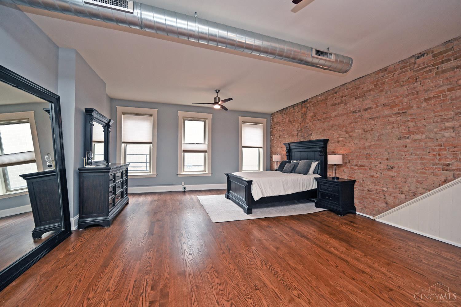 1410 Main Street Unit: 2C