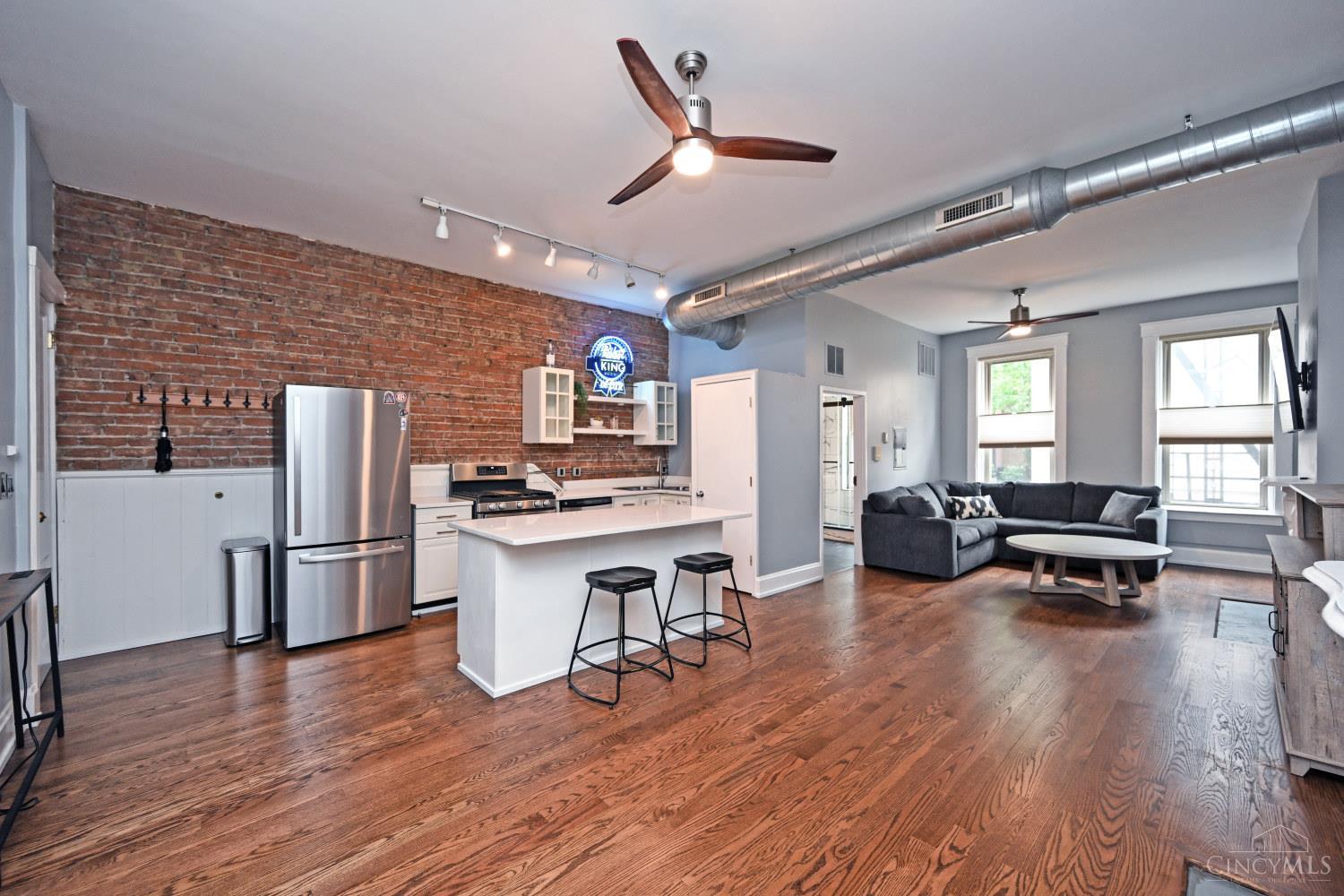 1410 Main Street Unit: 2C