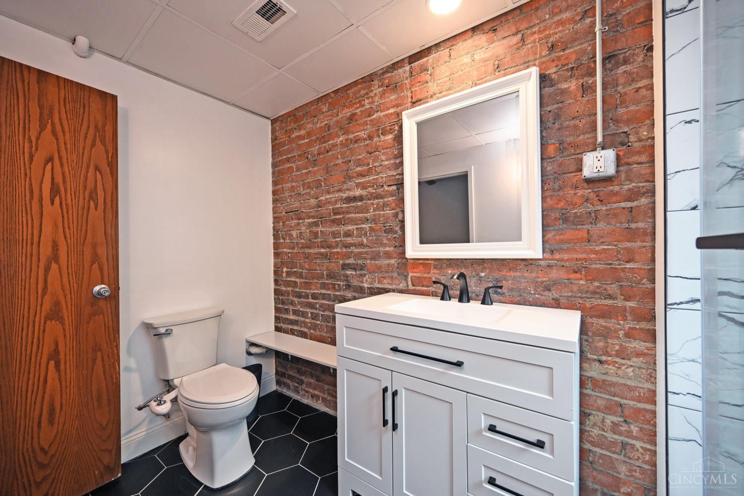 1410 Main Street Unit: 2C