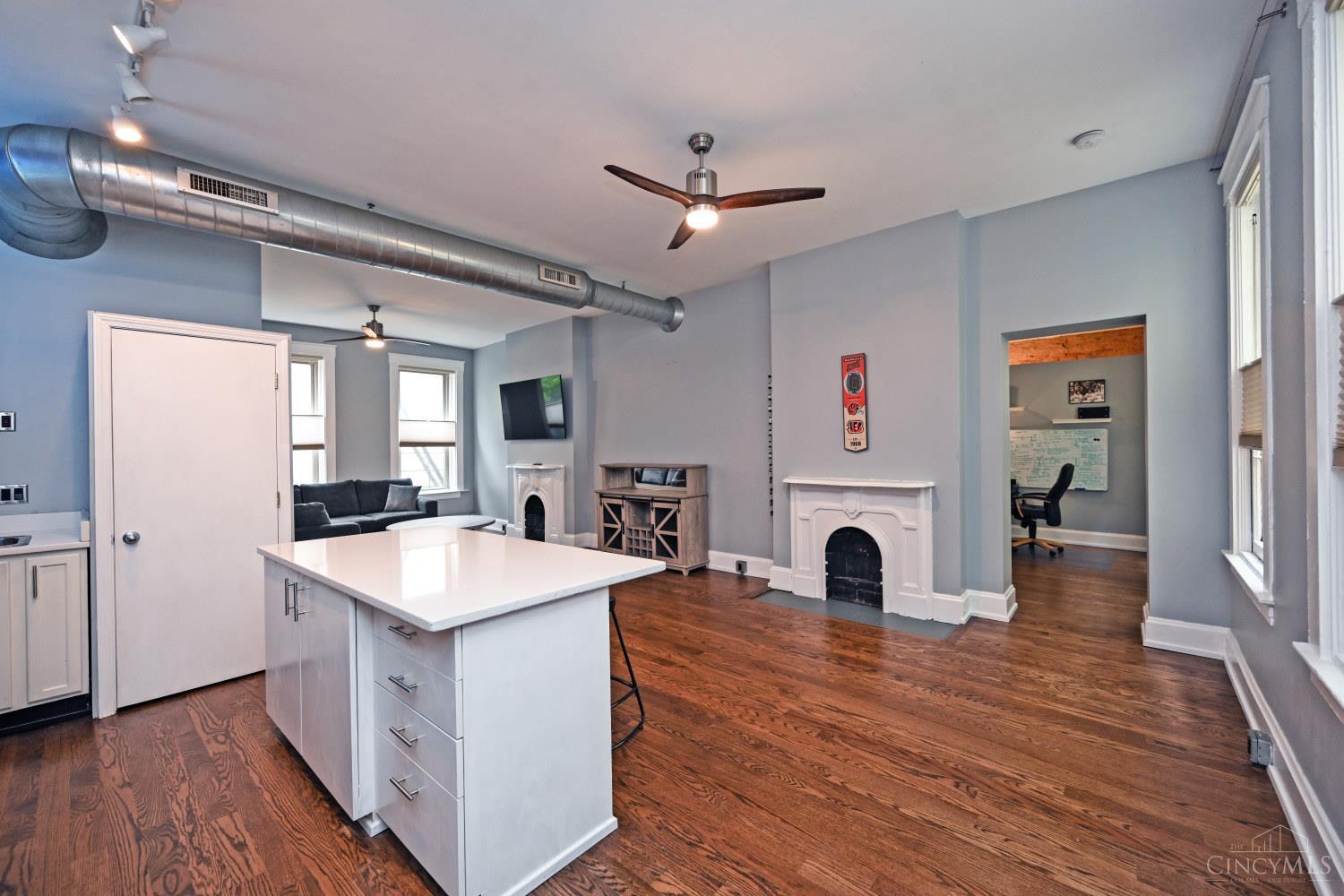 1410 Main Street Unit: 2C