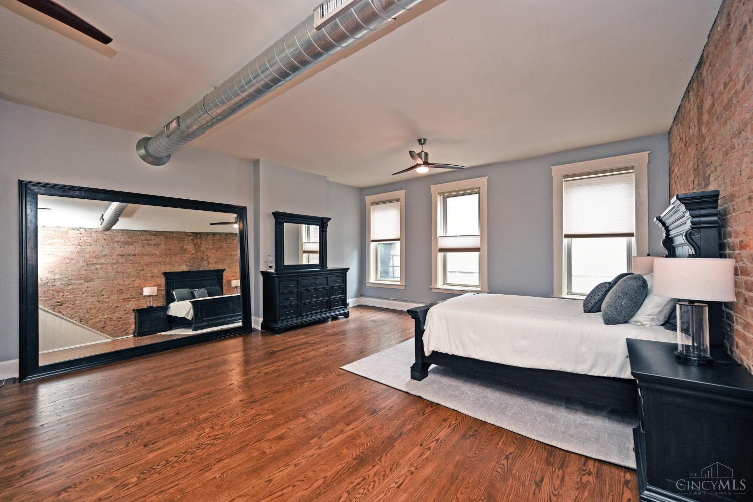 1410 Main Street Unit: 2C