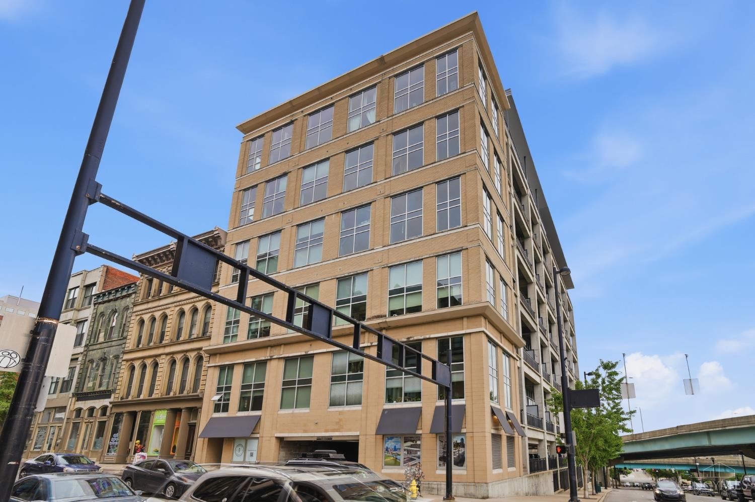 353 W 4th Street 401