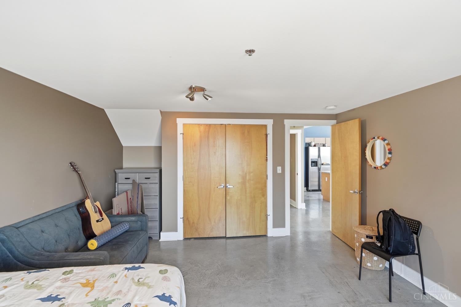353 W 4th Street 401