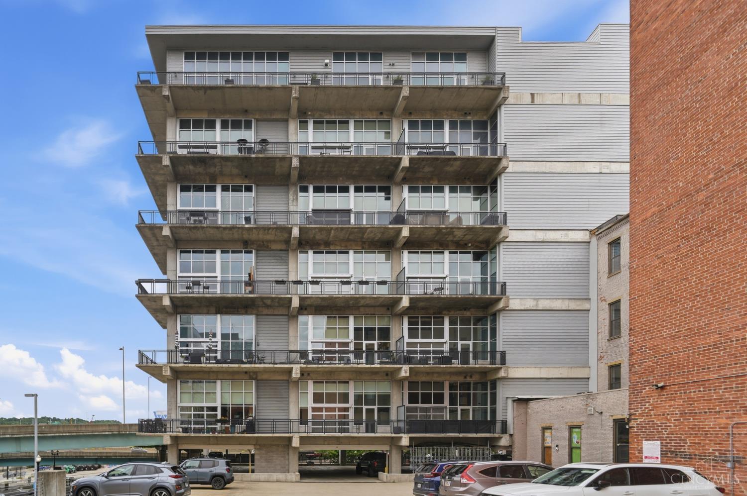 353 W 4th Street 401