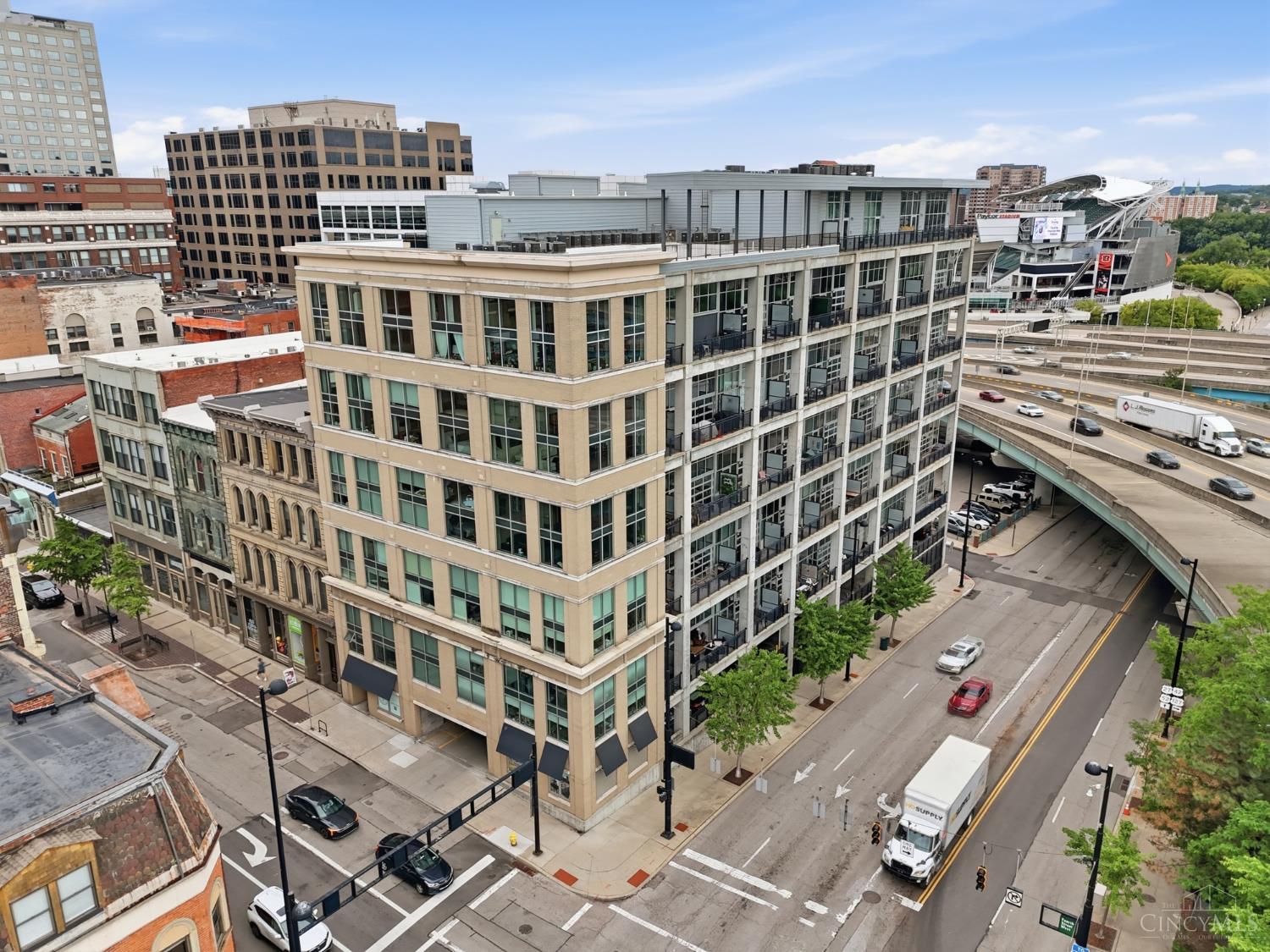 353 W 4th Street 401