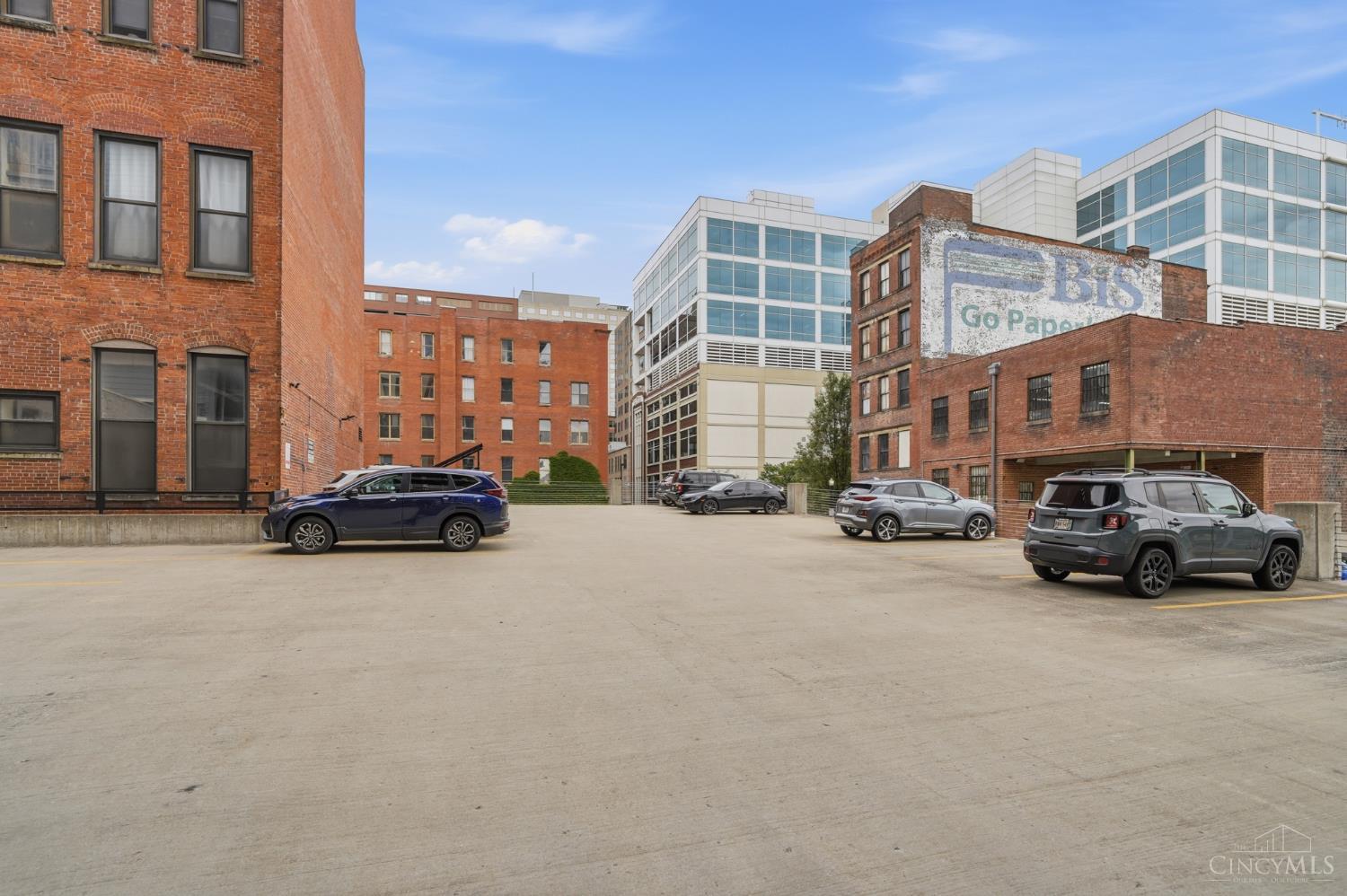 353 W 4th Street 401