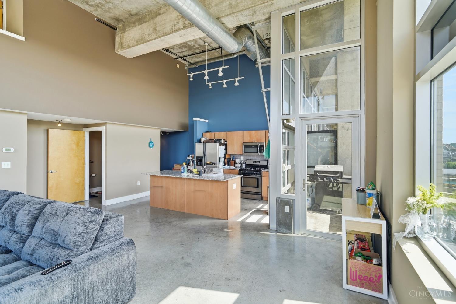 353 W 4th Street 401