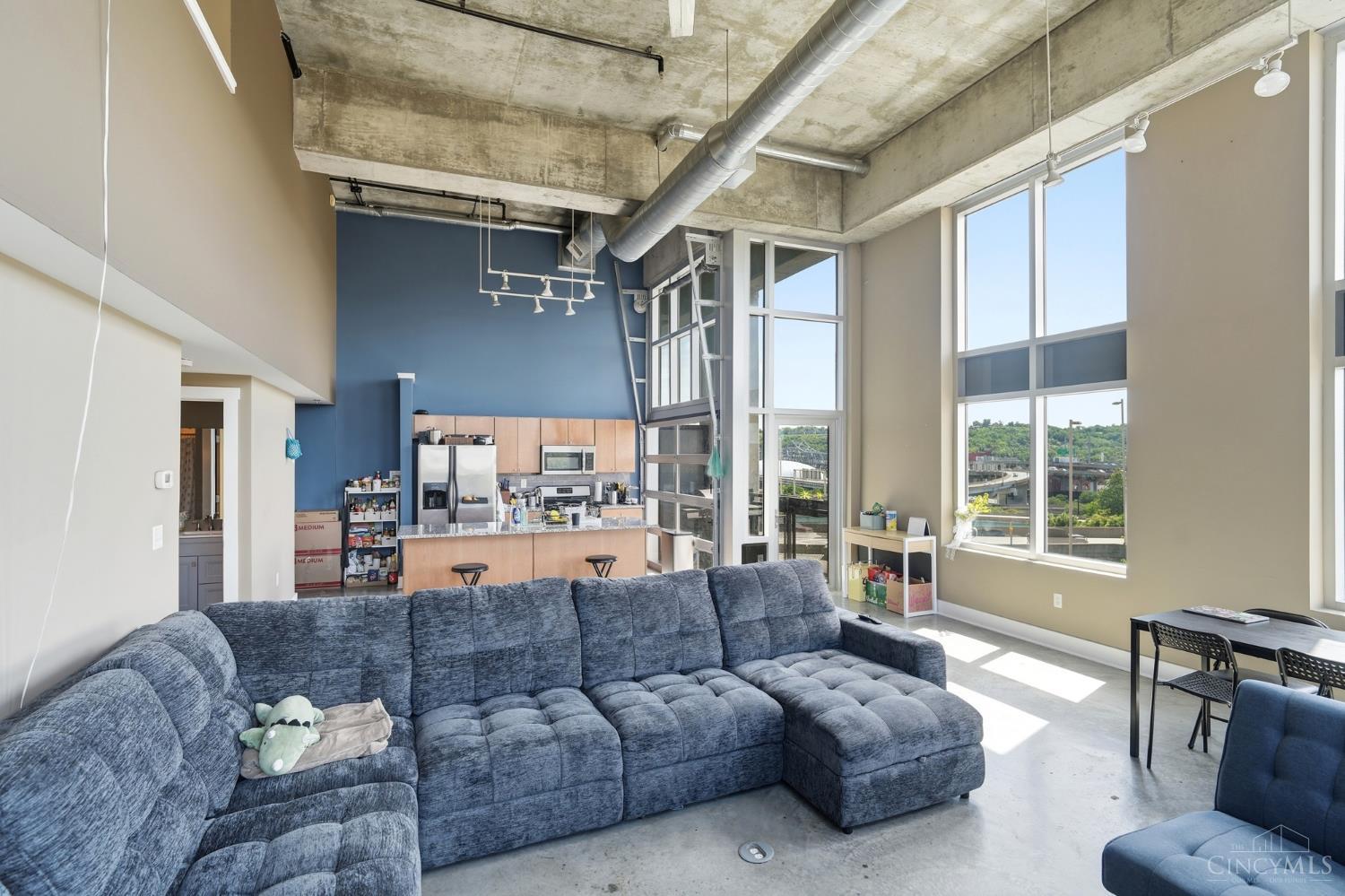 353 W 4th Street 401
