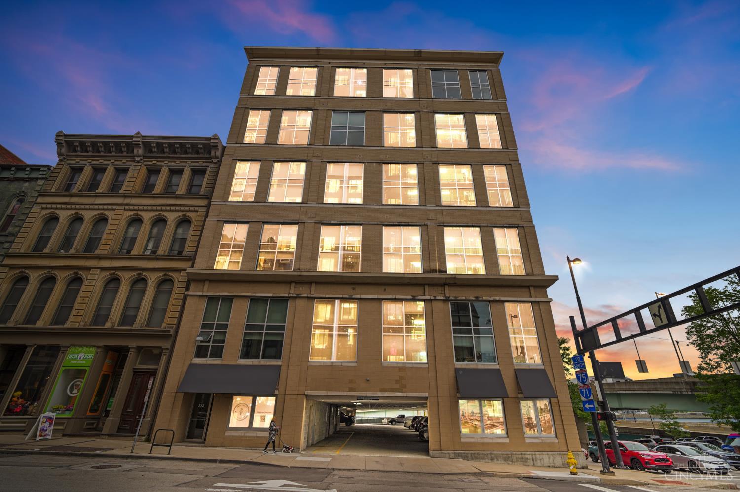 353 W 4th Street 401