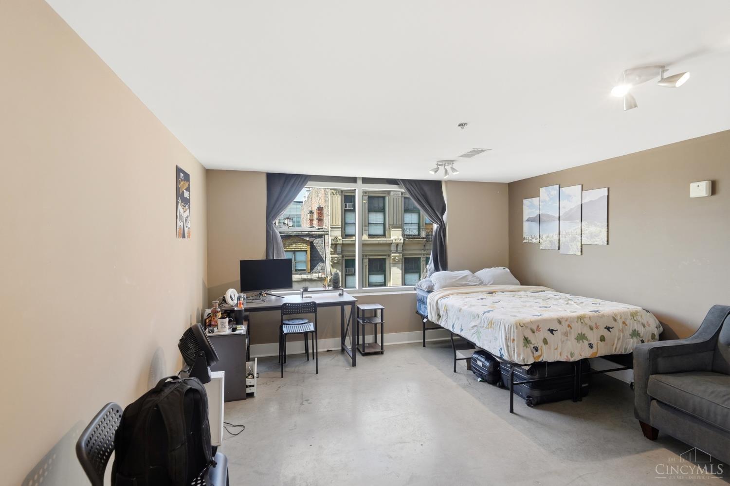 353 W 4th Street 401
