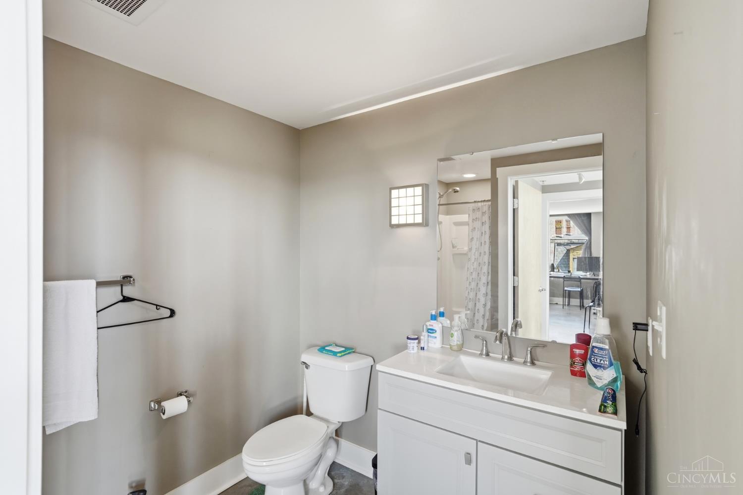 353 W 4th Street 401