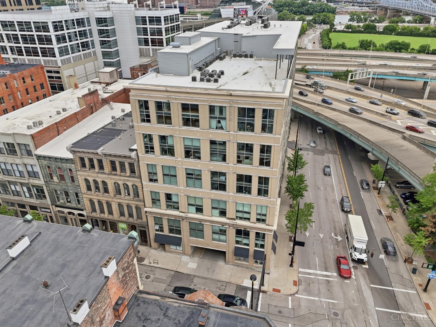 353 W 4th Street 401