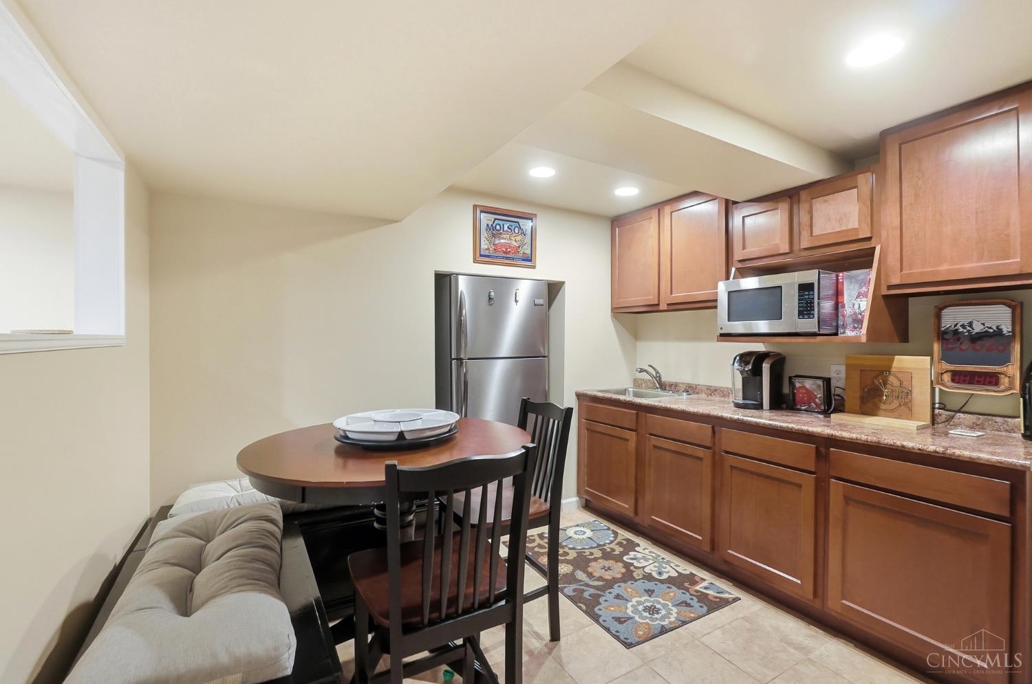 3676 Saratoga Drive