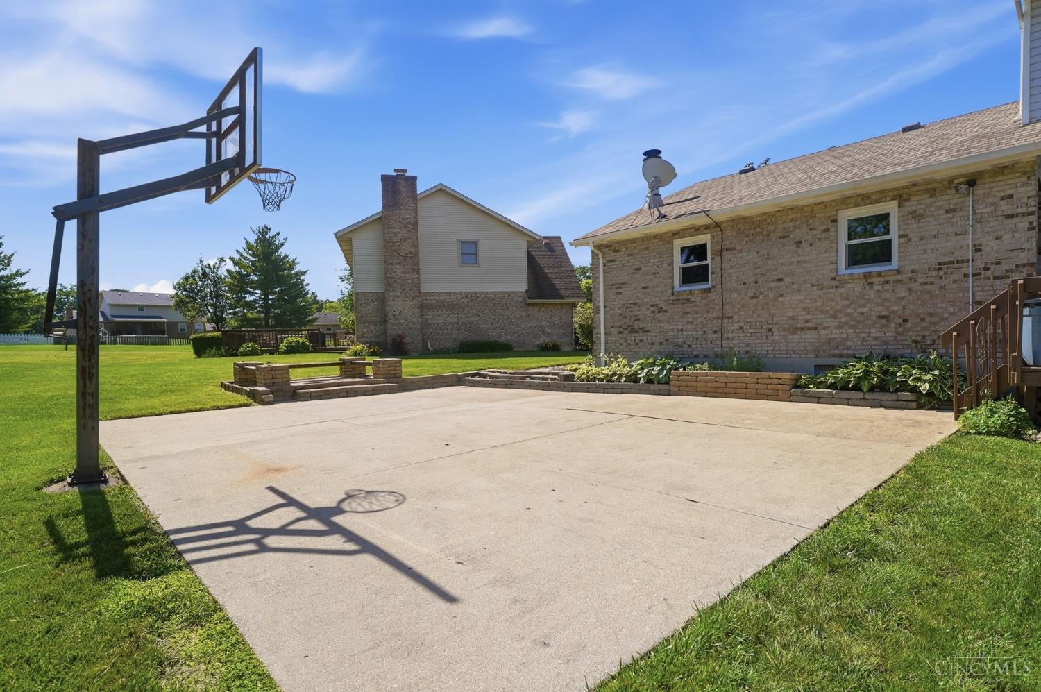 3676 Saratoga Drive