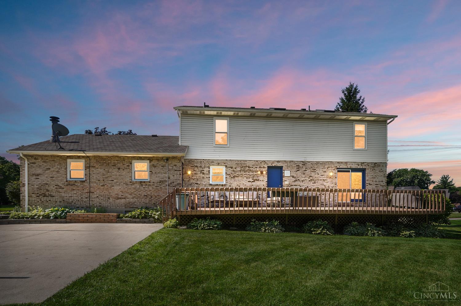 3676 Saratoga Drive