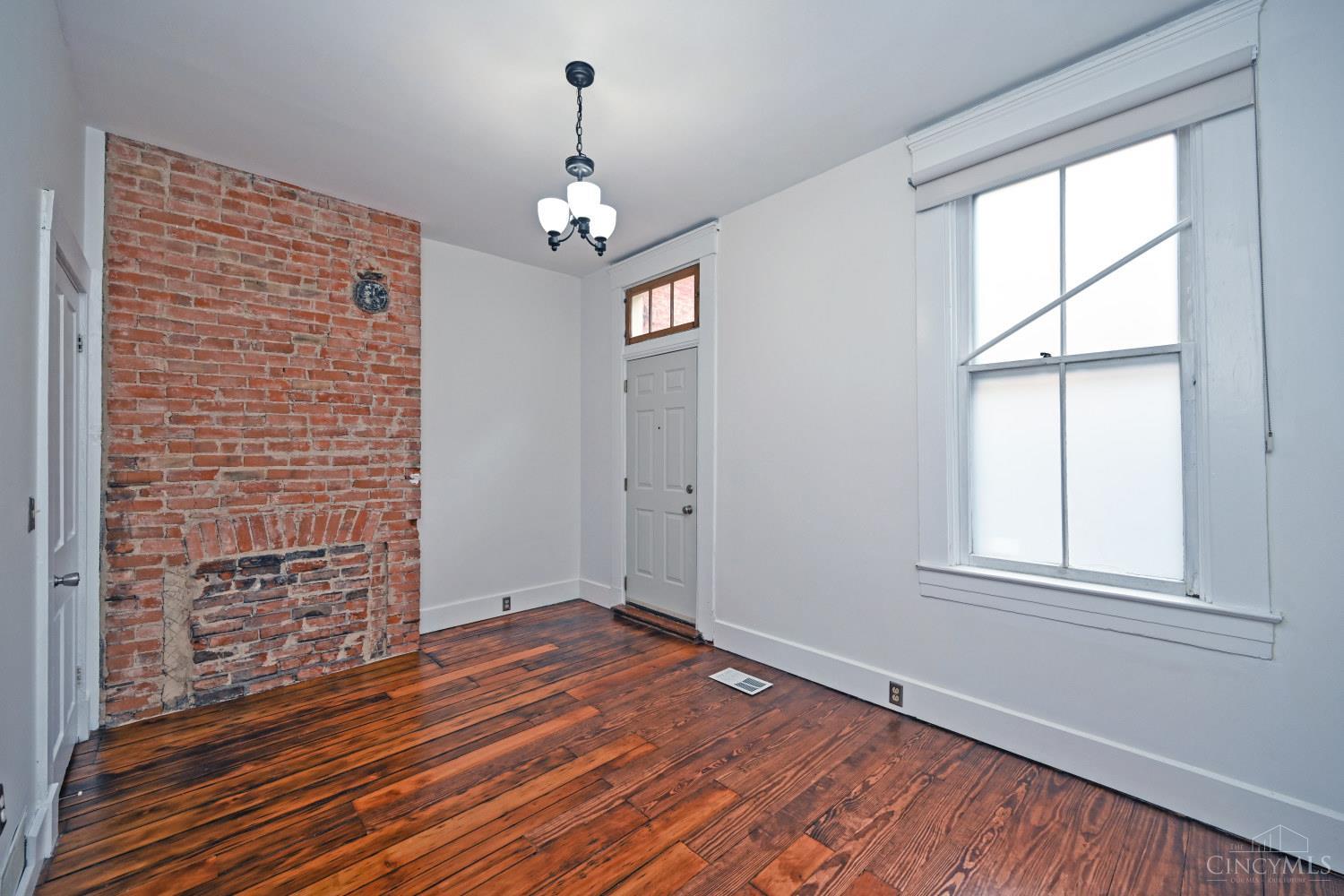402 Liberty Hill