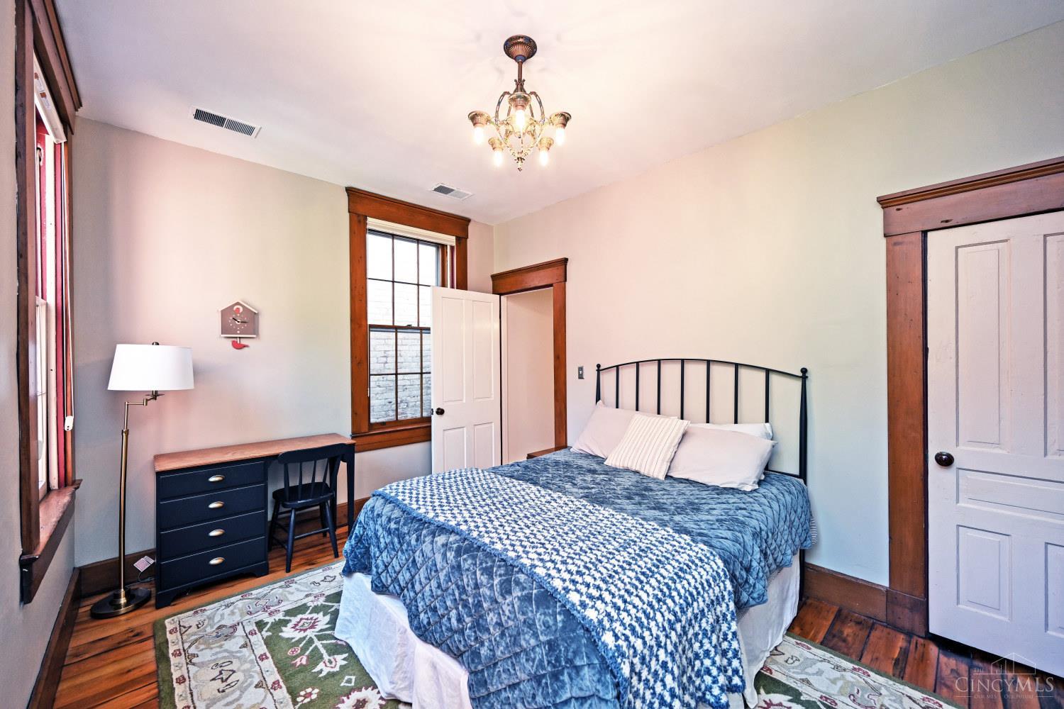 402 Liberty Hill